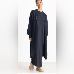 extreme cashmere x n°61 koto navy uni size (putting medium but it’s unisize)